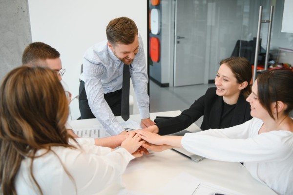 Cách Xây Dựng Mối Quan Hệ Tốt Hơn Với Người Khác Như Một Nhà Lãnh Đạo