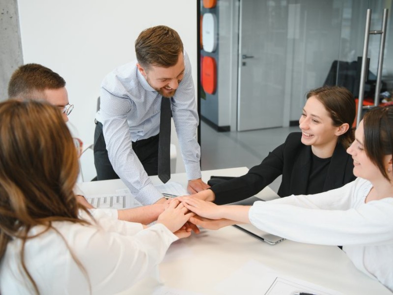 Cách Xây Dựng Mối Quan Hệ Tốt Hơn Với Người Khác Như Một Nhà Lãnh Đạo