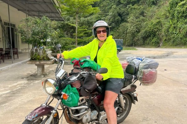 74-Year-Old Traveler Completes a 6-Day Adventure from Da Lat to Hoi An with Dalat Easyriders