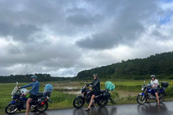 Discover Da Lat’s beauty on a motorbike with the original Easyriders since 1992. Authentic tours, local guides, and unforgettable adventures.