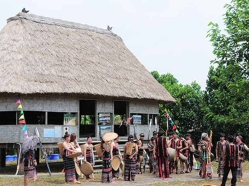 Journey to the Land of the Co Tu People: A Cultural Ride with Dalat Easyrider”