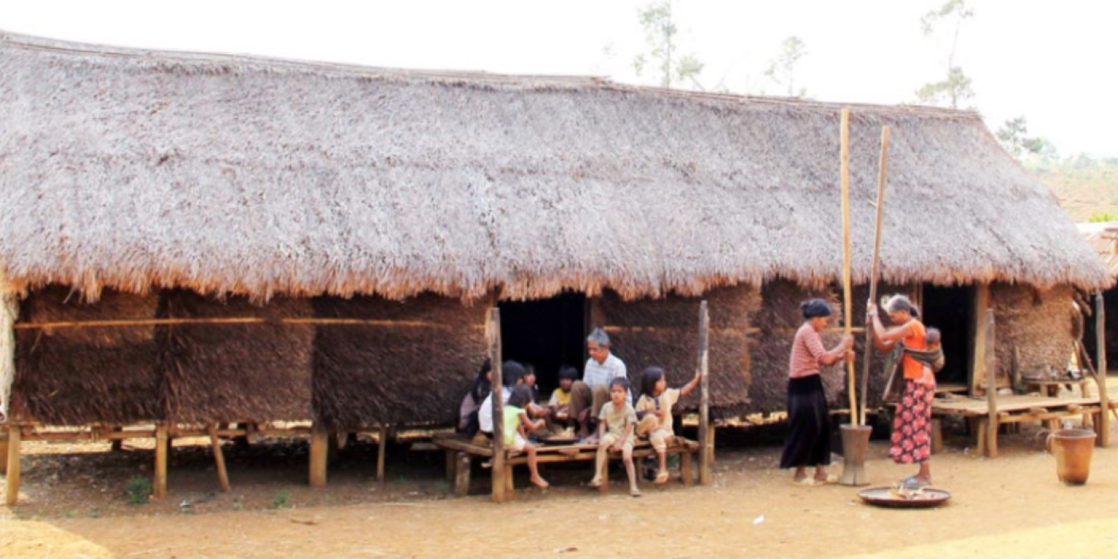 Explore the Cultures of the M’nong, Êđê, and Ba Na Ethnic Groups in Kon Tum with Dalat Easyriders – A Journey into the Heart of the Central Highlands”