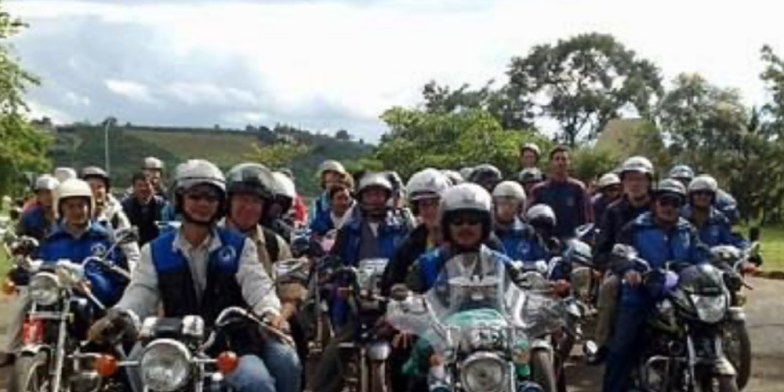 Easyrider Vietnam – The Ultimate Freedom Adventure from North to South”#EasyriderVietnam #VietnamMotorbikeTour #RideVietnam #MotorbikeAdventure #ExploreVietnam #VietnamTravel #FreedomOnWheels #BackroadsVietnam #RealVietnamExperience